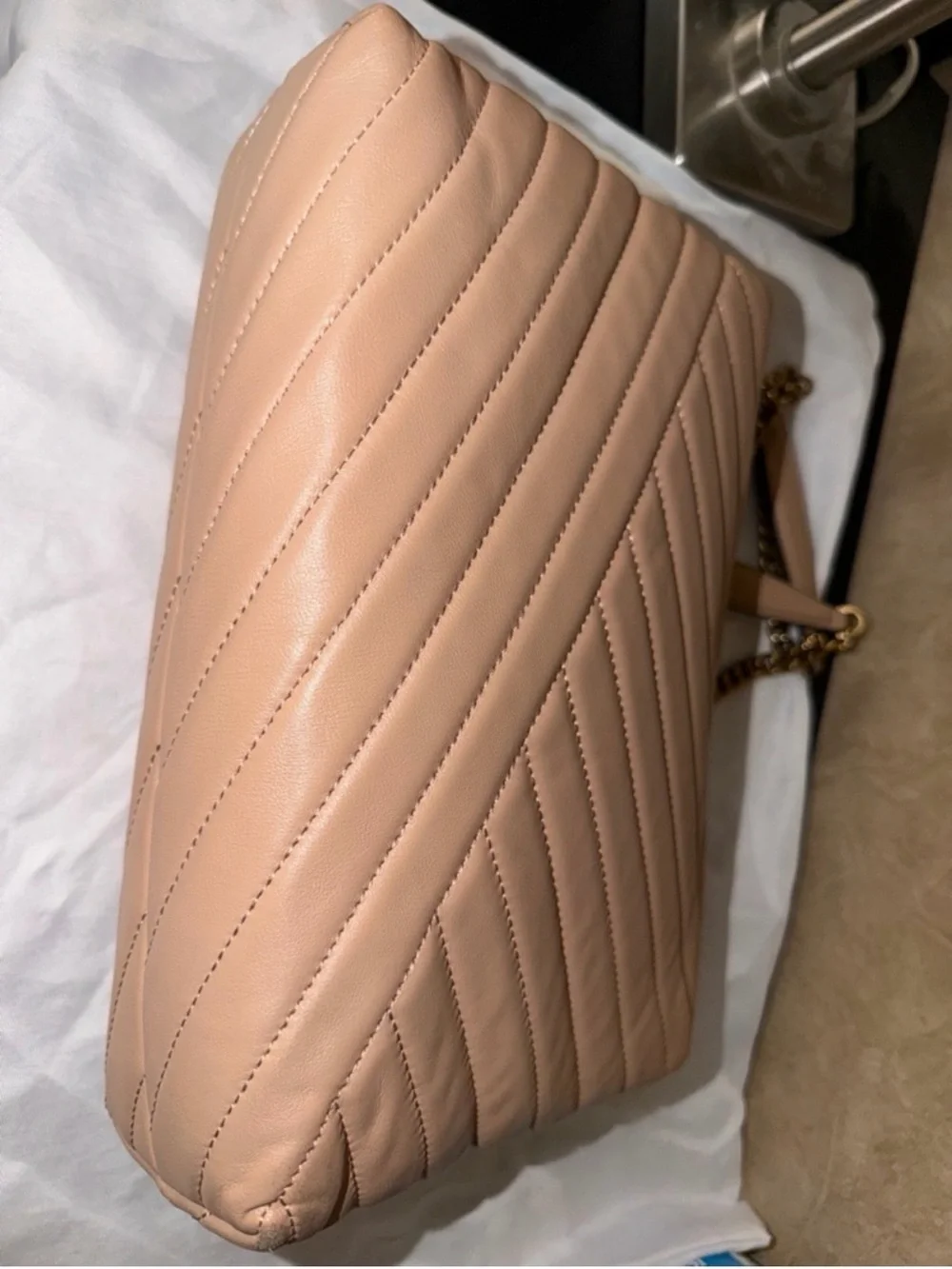 Tory Burch Quilted Crossbody/Shoulder Bag in medium/dark Beige with Gold Logo